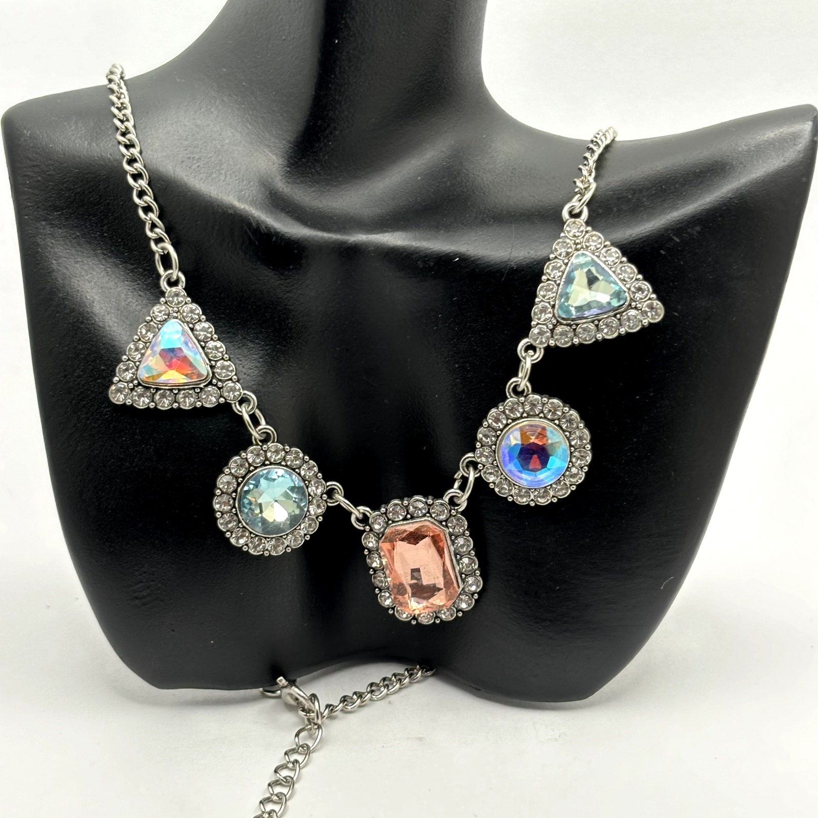 Paparazzi Pink Silver Rhinestone Necklace 20$